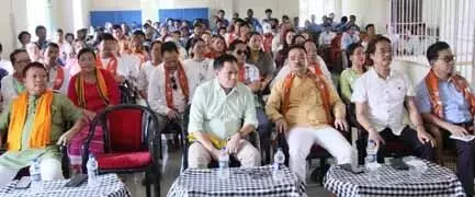 Arunachal : चिम्पू में दृष्टिबाधित एवं श्रवण बाधितों के लिए डोनी पोलो स्कूल में फल वितरित किए गए