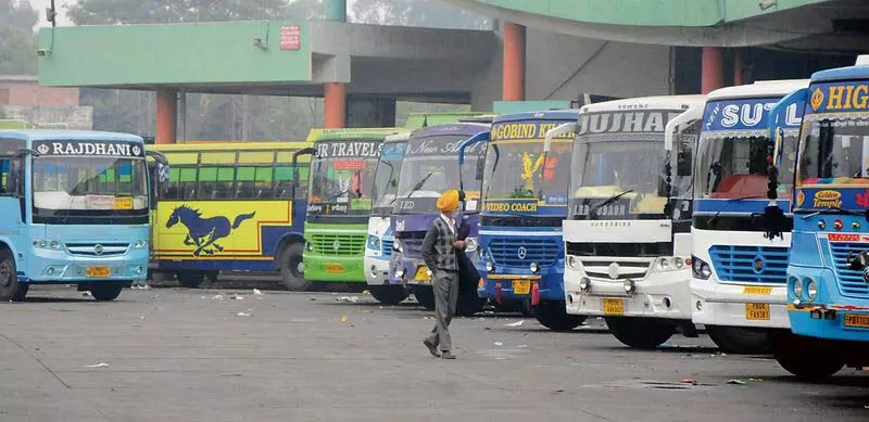 Punjab: ऑपरेटरों को अधिक दूरी तय करने की अनुमति देने पर 4 RTA कठघरे में