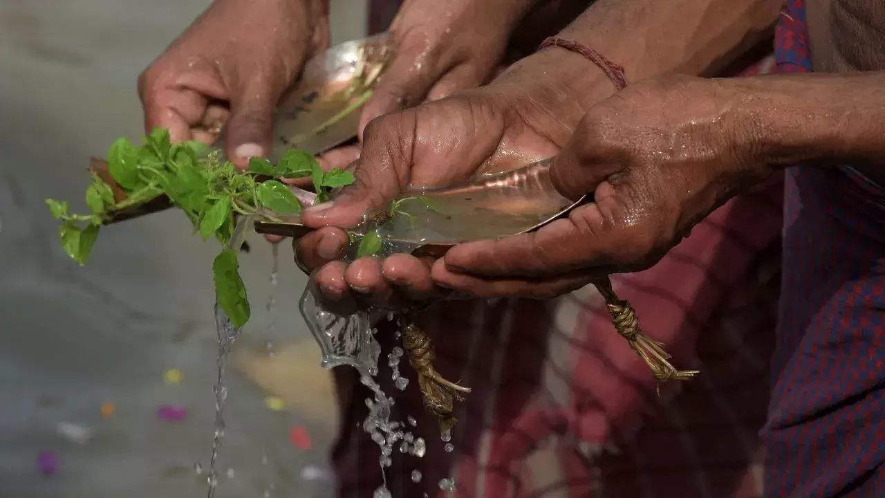 Pitru Paksha के ​तीसरे दिन पिंडदान के समय कर लें यह काम