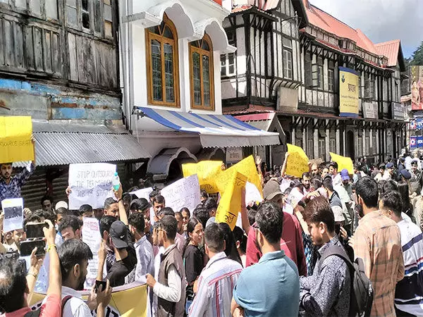 बेरोजगार युवाओं ने Himachal सचिवालय की ओर मार्च किया, रिक्त सरकारी पदों को तत्काल भरने की मांग की