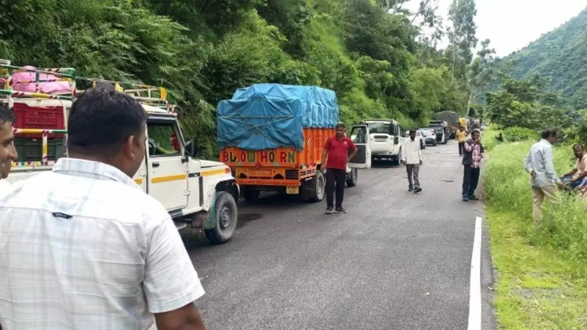 Dehradun: तीन दिन बाद खुला हरिपुर कोटी क्वानू मीनस मोटर मार्ग