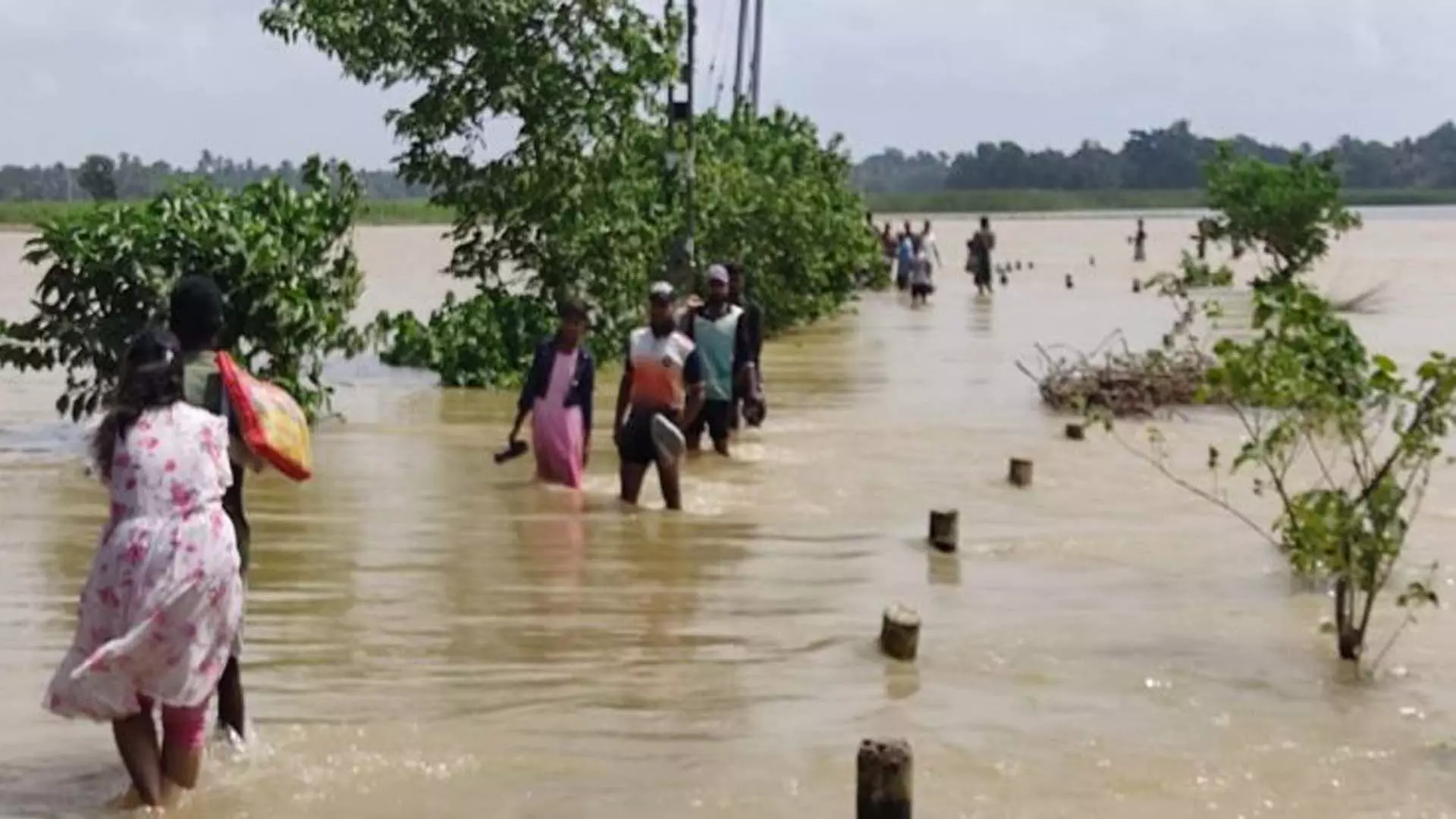 Odisha flood: स्वर्णरेखा नदी का जलस्तर घटा, कई गांव जलमग्न