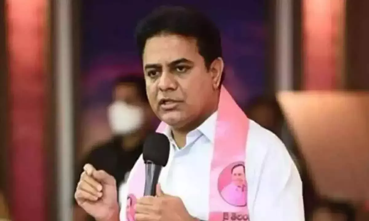 KTR ने स्मृति सेवा में सीताराम येचुरी को श्रद्धांजलि दी