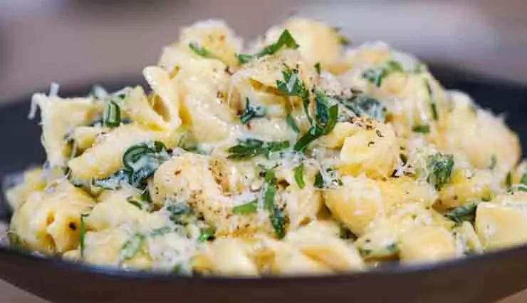 Creamy Garlic Pasta:   बच्चों के साथ-साथ बड़ों को भी पसंद आती है ये डिश