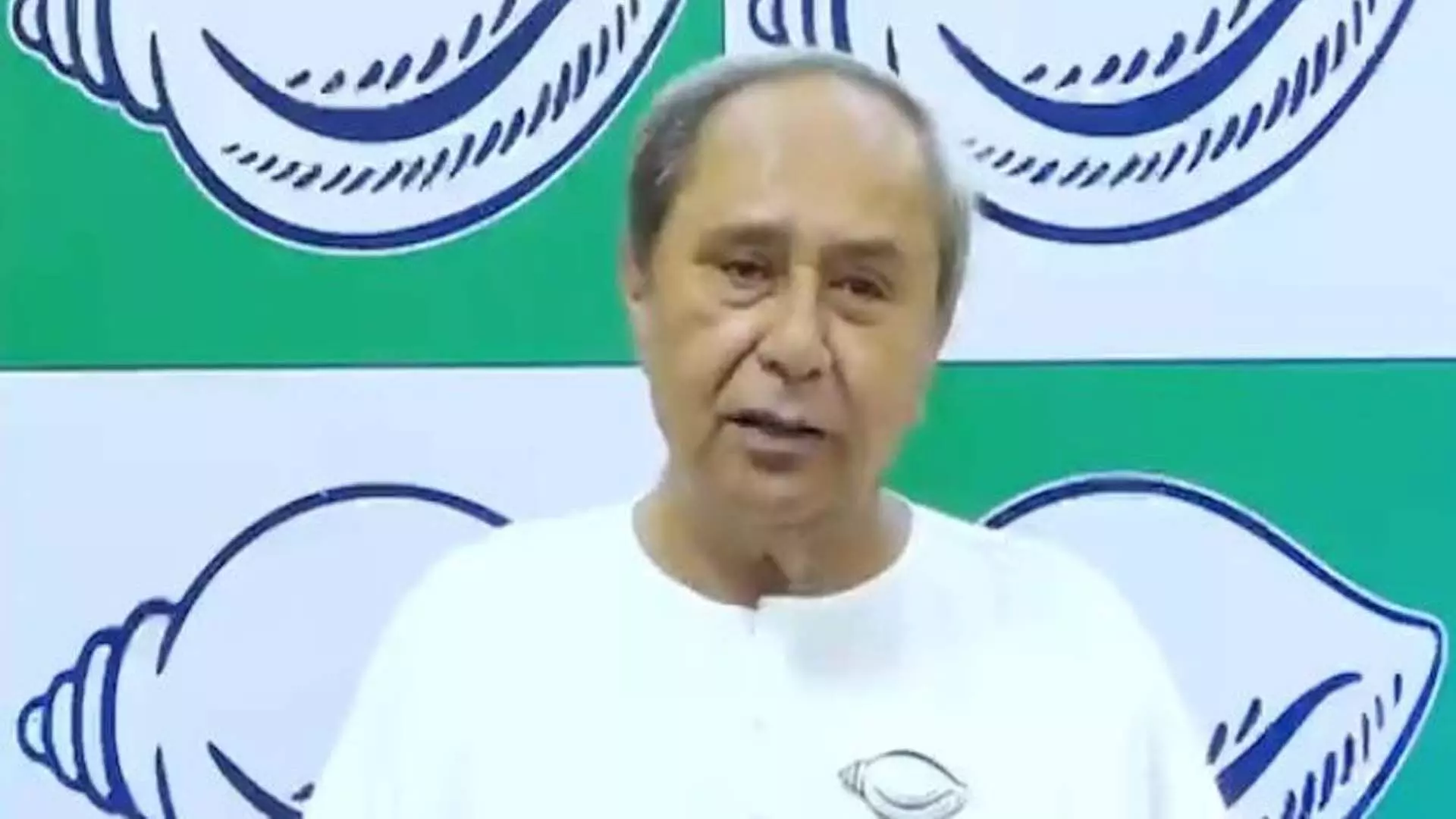 पुलिस थानों में भी महिलाएं सुरक्षित नहीं: Naveen Patnaik