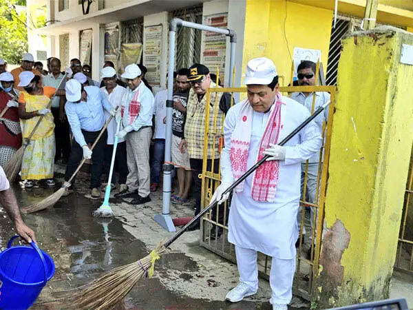 Assam: लोगों की भागीदारी से ‘स्वच्छ भारत अभियान’ सफल