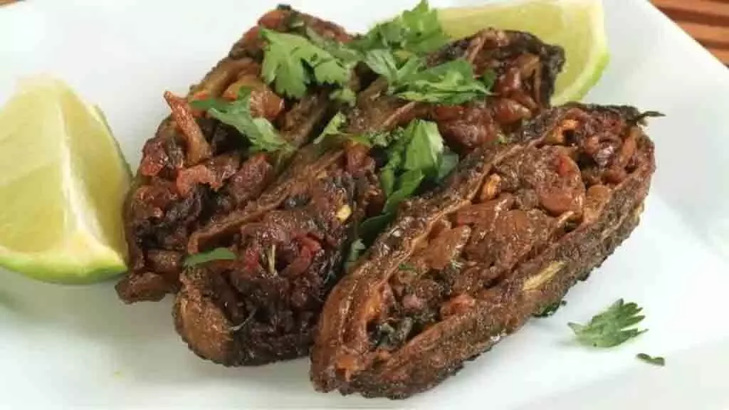 Stuffed Karela Recipe: इस रेसिपी से बनाएं स्वादिष्ट भरवां करेला