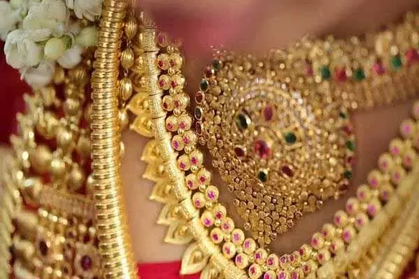 Gold price : भारत में आज सोने की कीमत में मामूली बढ़ोतरी हुई