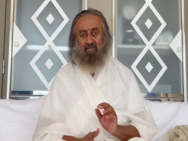 Sri Sri Ravi Shankar ने मंदिर प्रबंधन के लिए आध्यात्मिक नेताओं की समिति बनाने का आह्वान किया