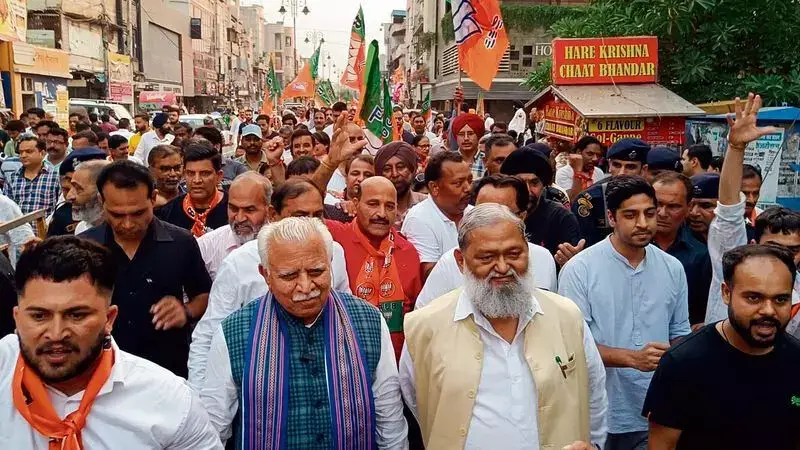 खट्टर ने शैलजा को पाला बदलकर BJP में शामिल