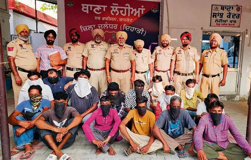 Jalandhar: लोहियां में अवैध सट्टेबाजी के आरोप में 16 लोग गिरफ्तार, ₹18,500 जब्त