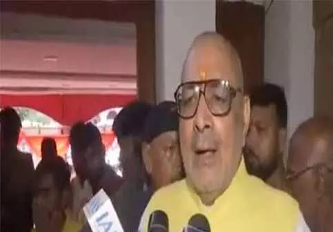 गरीब मुस्लिम महिलाओं और पसमांदा को वक्फ बोर्ड में जगह मिलनी चाहिए: Giriraj Singh