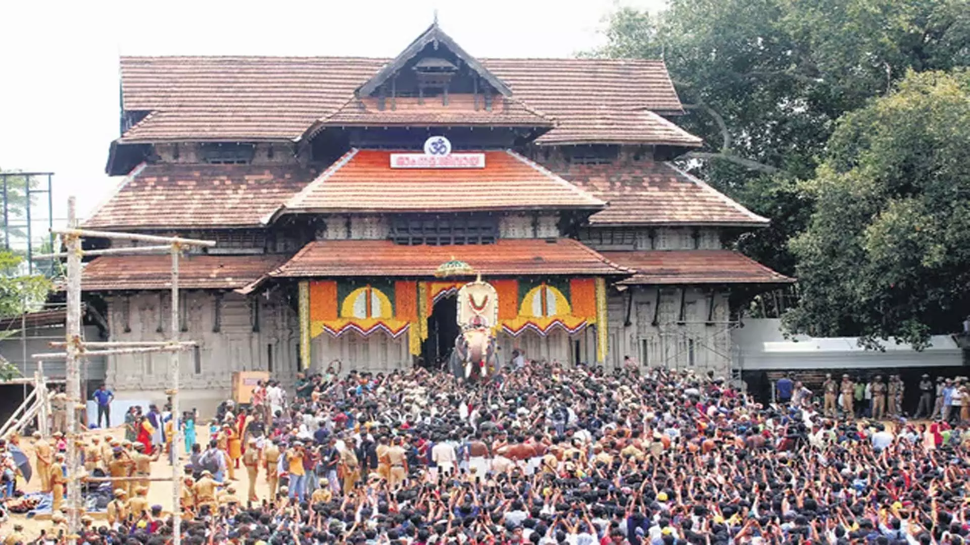 Thrissur Pooram case: एडीजीपी ने साजिश से किया इनकार