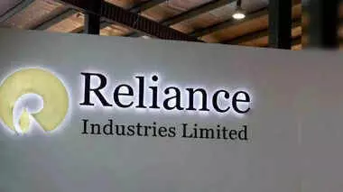 Reliance Industries के शेयर में 0.7% की बढ़त