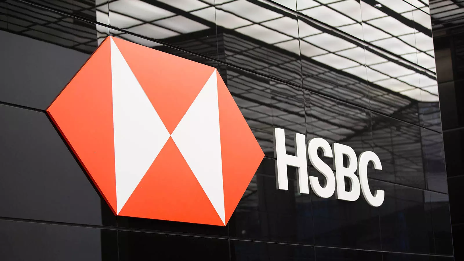 HSBC ने TVS मोटर कंपनी के बजाय बजाज ऑटो को क्यों तरजीह दी?