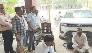 Jaunpur: प्रधानाचार्य ने छात्र को पीटकर किया लहूलुहान