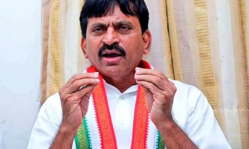 Ponguleti Srinivas Reddy: केटीआर और हरीश राव एक दूसरे की पीठ में छुरा घोंपने को तैयार