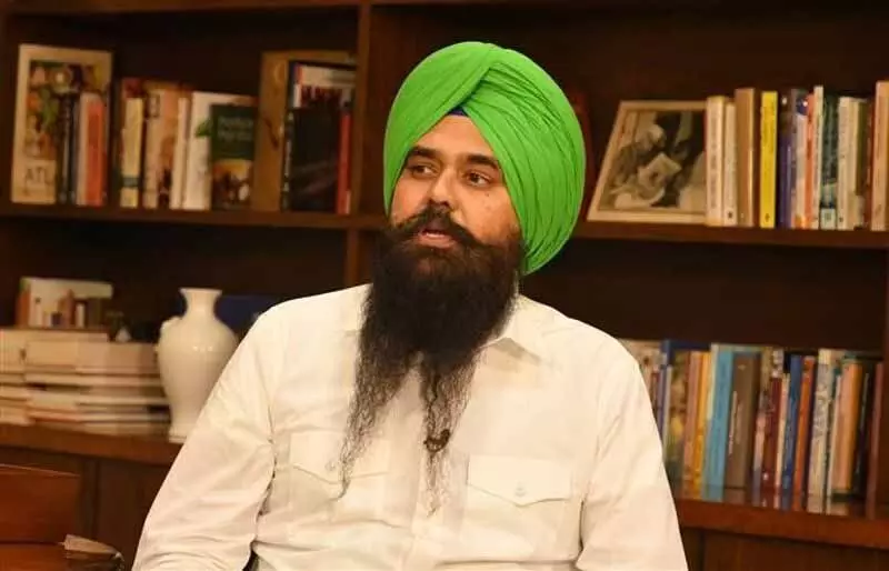 MP Malvinder Singh Kang ने शिक्षकों से कहा, स्कूली बच्चों के साथ दोपहर का भोजन खाएं