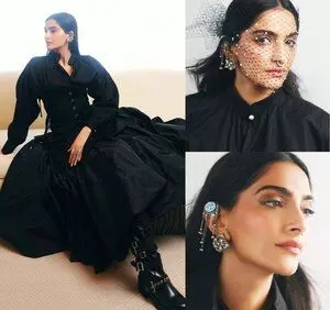 Sonam Kapoor ने पेरिस फैशन वीक 2024 में काले रंग के आकर्षक परिधान में जलवा बिखेरा