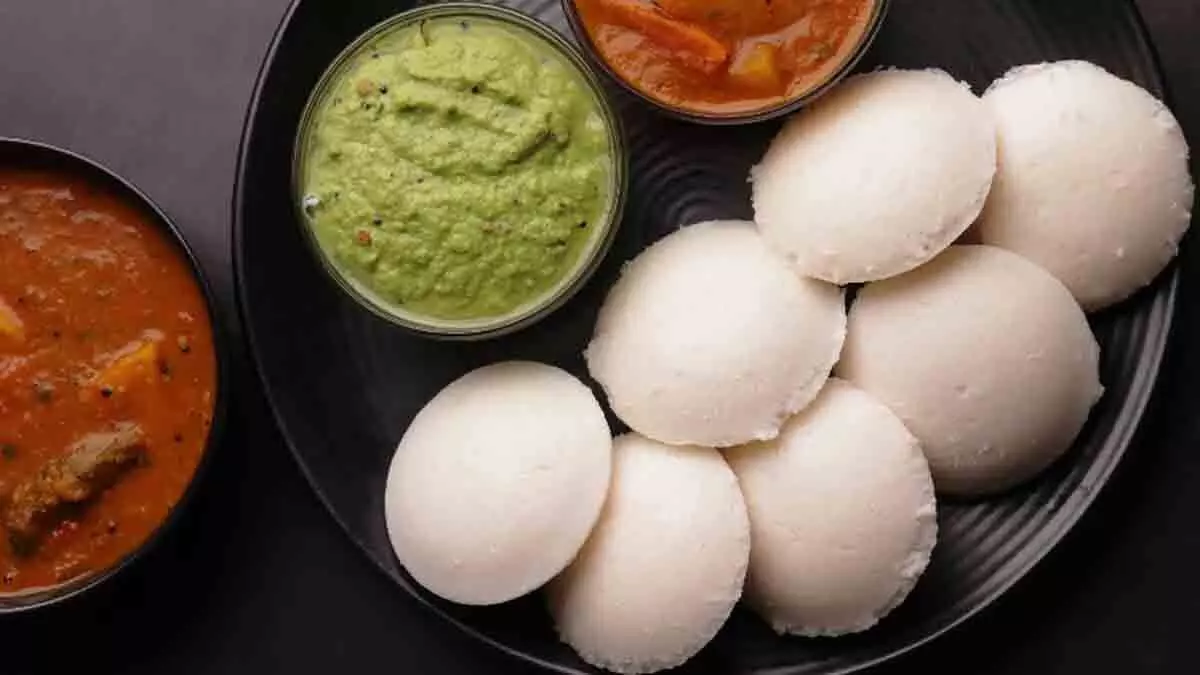 Soft Idli Recipe: इडली बनेगी एकदम मुलायम, बस अपनाएं ये आसान टिप्स