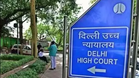 High Court: पति द्वारा पत्नी को परजीवी कहना नारी जाति का अपमान