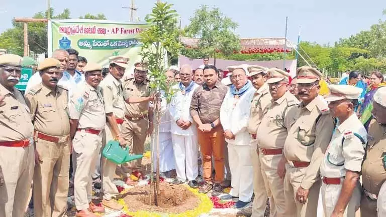 Andhra : कोटप्पाकोंडा में आने वाले श्रद्धालुओं को समृद्ध अनुभव प्रदान करने के लिए गिरि वन विहार परियोजना