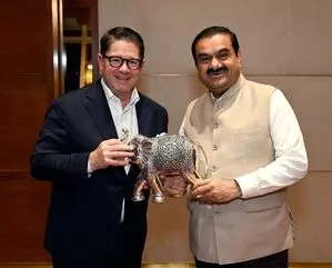 Gautam Adani, बॉम्बार्डियर के सीईओ ने विमानन क्षेत्र में परिवर्तनकारी साझेदारी पर चर्चा की