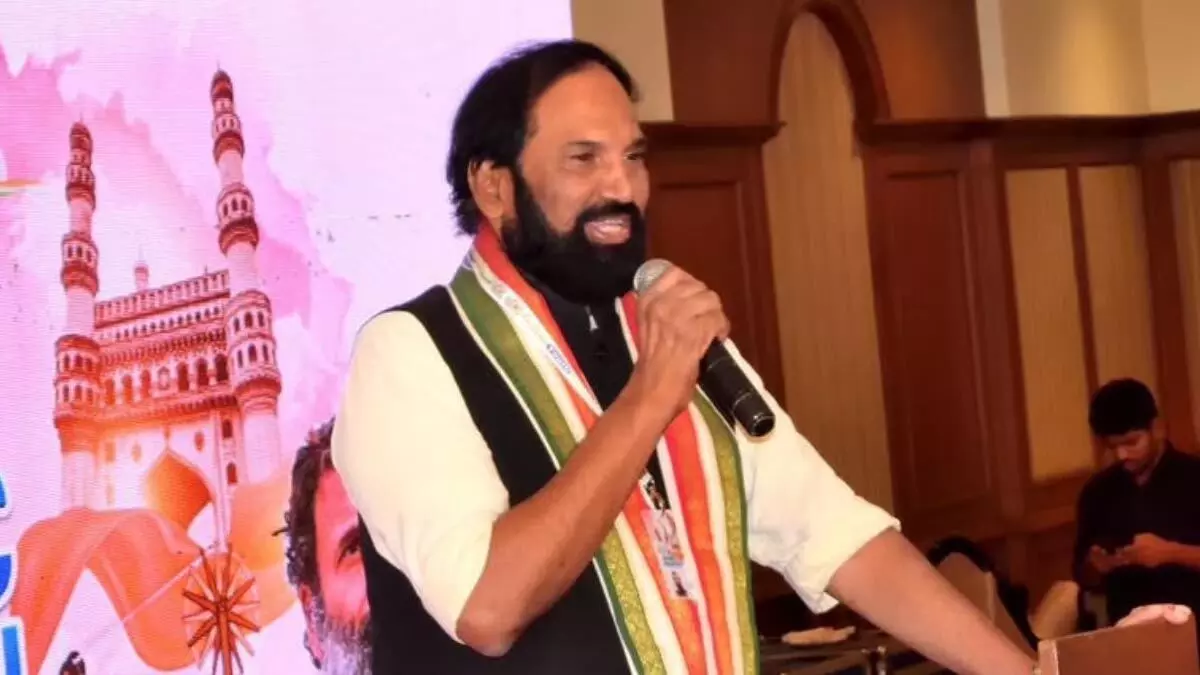 Uttam Kumar Reddy का पूर्व जिला परिषद अध्यक्ष सरिता तिरुपतय्या ने गर्मजोशी से स्वागत किया