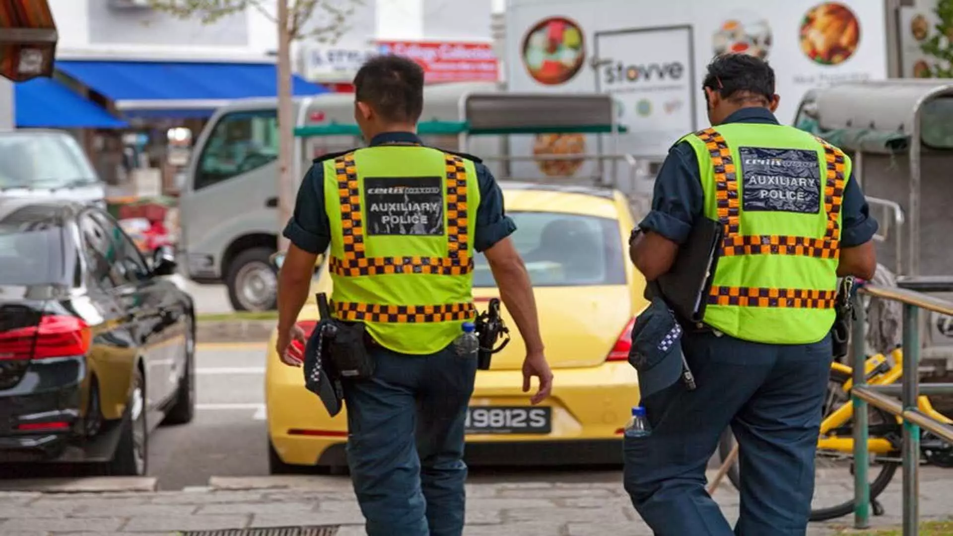 Singapore: पुलिस के साथ दुर्व्यवहार, 4 भारतीय मूल के लोगों पर मामला दर्ज