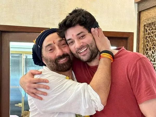 बेटे राजवीर के साथ समय बिता रहे Sunny Deol