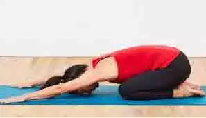 Yoga For Migraine: माइग्रेन के दर्द से छुटकारा पाने के लिए रोजाना करें ये आसन