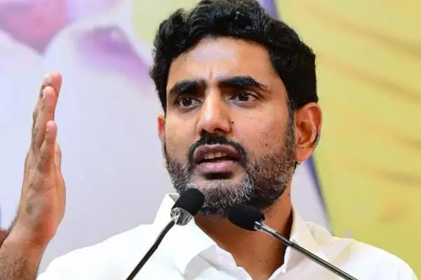 Nara Lokesh ने सिंहाचलम मंदिर का दौरा किया, पार्टी नेताओं के साथ बैठक की