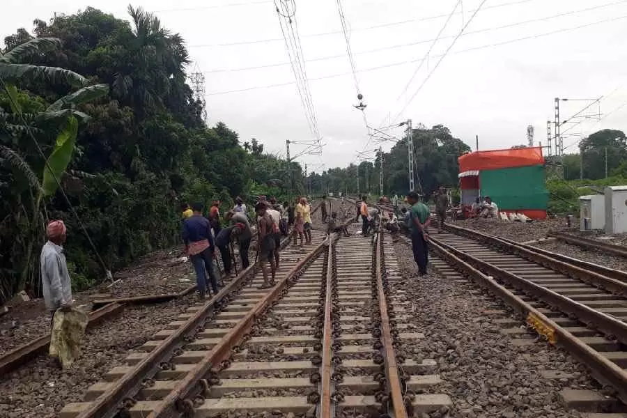 रेलवे ने North Bengal में मालगाड़ी के पटरी से उतरने के कारणों की जांच शुरू की