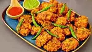 Moong Dal Pakodas:  कुरकुरे और मसालेदार मूंग दाल पकौड़े