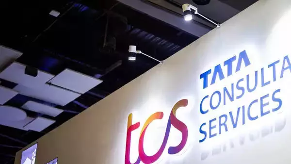 TCS के शेयर में 0.5% की बढ़त