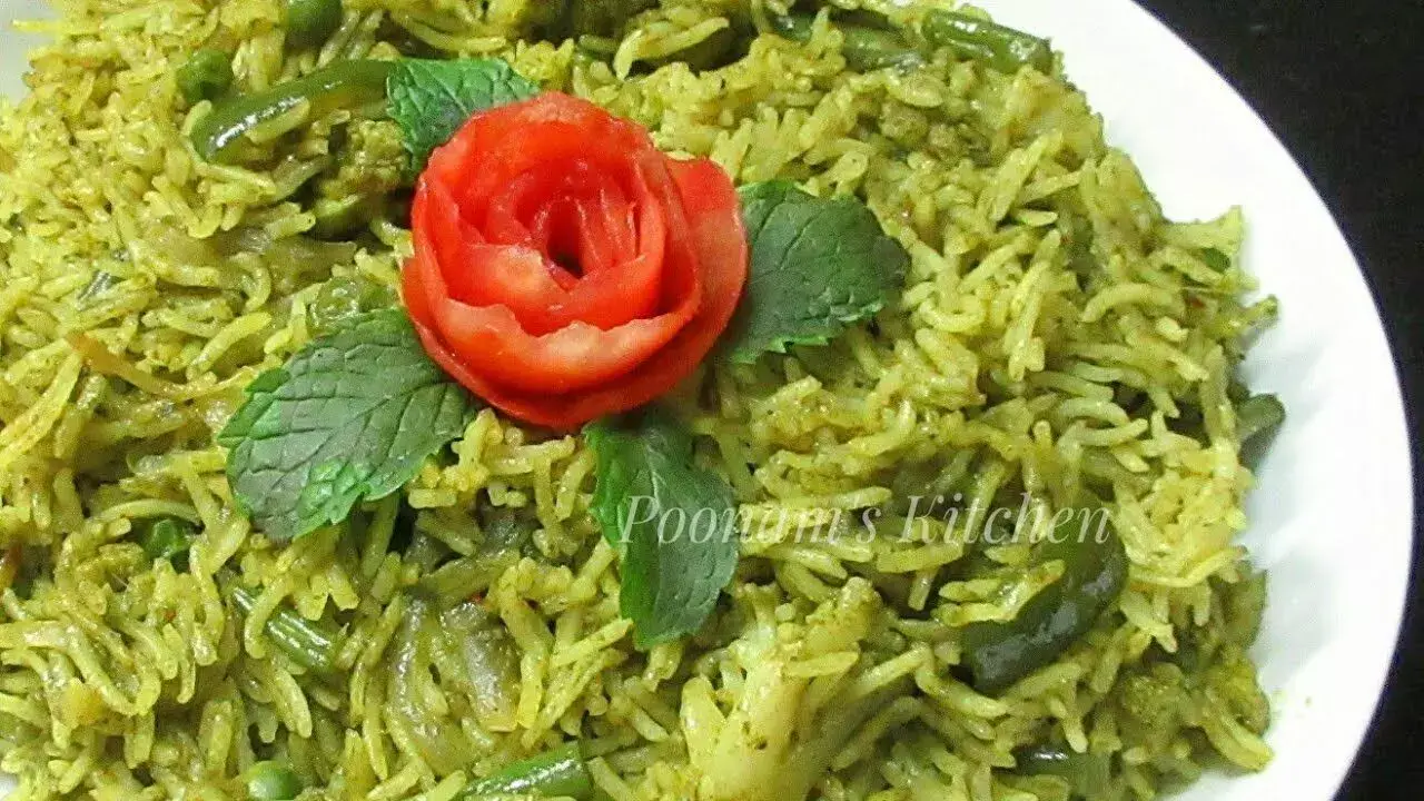 Spinach pulao: मटर पुलाव खा कर हो गए बोर तो अब ट्राई करें पालक पुलाव