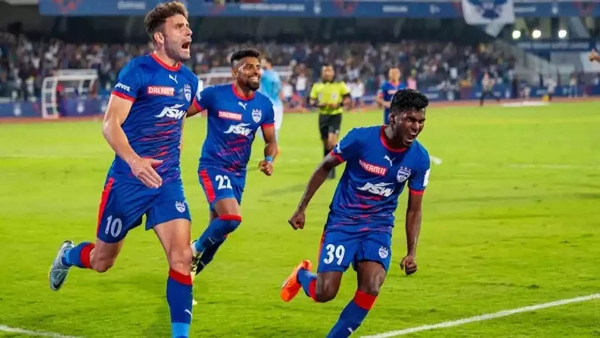 ISL 2024-25: बंपर वीकेंड मुकाबले में बेंगलुरु एफसी और मोहन बागान एसजी का आमना-सामना