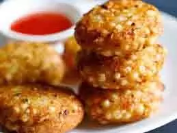 Sabudana Vada: इस बार नवरात्रि में जरूर ट्राई करें साबूदाना वड़ा