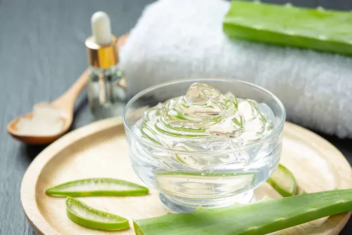 Aloe vera जेल की तुलना में एलोवेरा का तेल अधिक उपयोगी होता