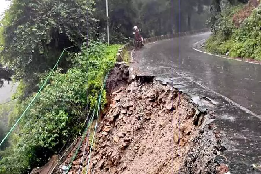 North Bengal: बेतरतीब बुनियादी ढांचा परियोजनाओं से नाजुक इलाका प्रभावित