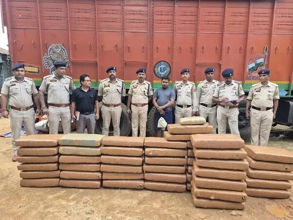 Tripura पुलिस ने चंद्रपुर इलाके में करीब 70 लाख रुपये कीमत का 355 किलोग्राम गांजा जब्त किया