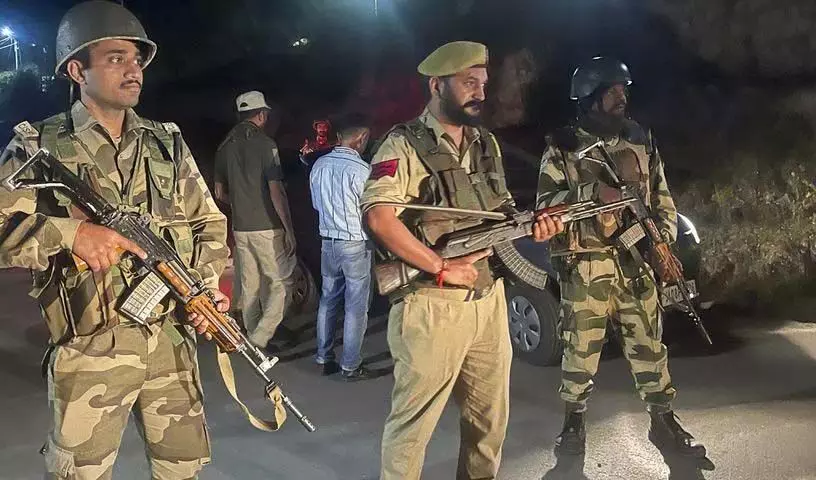 J&K:  मुठभेड़ में एक पुलिसकर्मी की मौत, 2 अधिकारी घायल