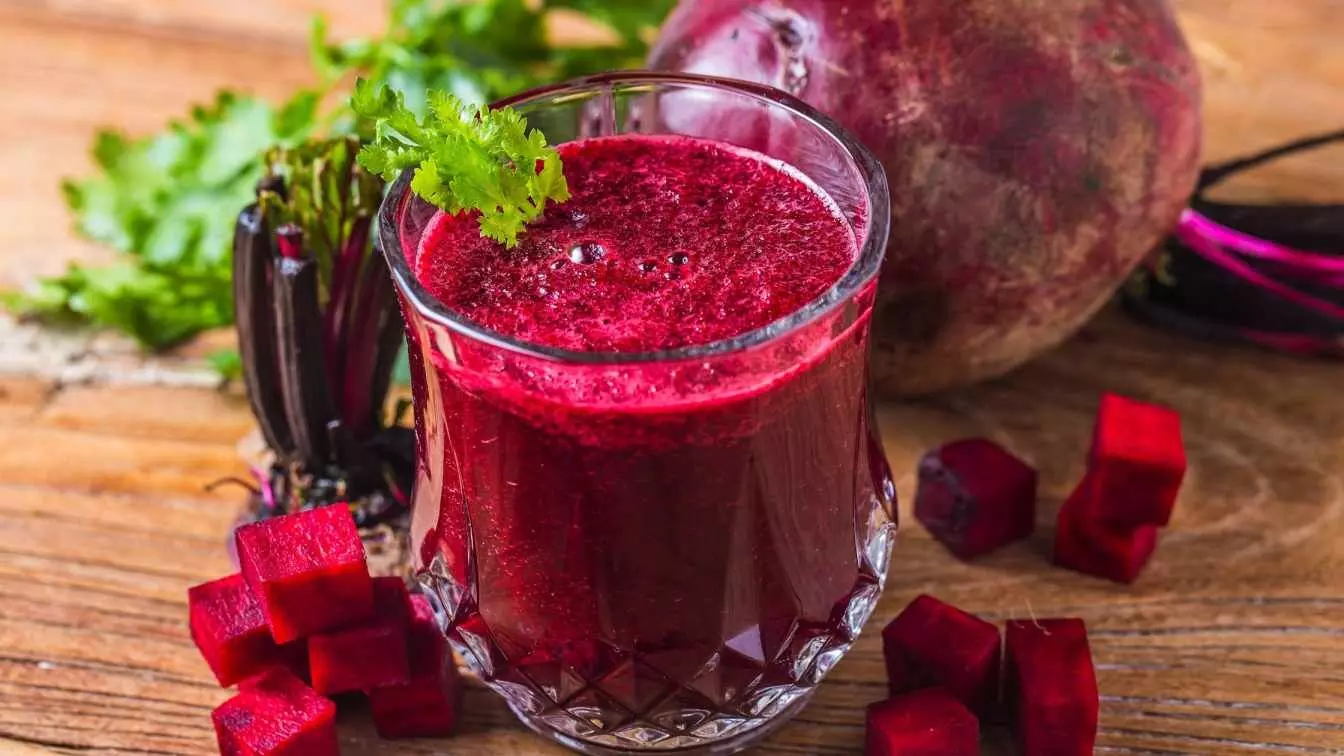 Beetroot smoothie ,खून साफ कर स्किन को बनाती है हेल्दी