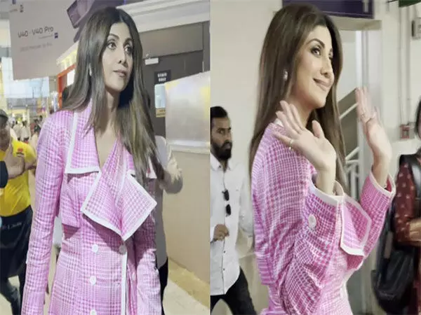 Shilpa Shetty मुंबई एयरपोर्ट पर खूबसूरत चेकर्ड पिंक और व्हाइट साड़ी में दिखीं