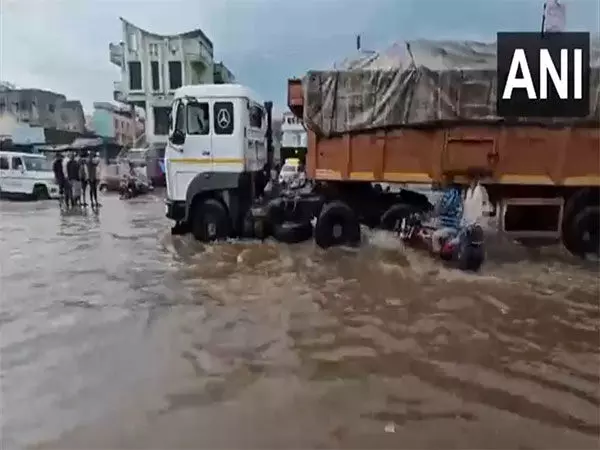 भारी बारिश के कारण बनासकांठा जिले के Ambaji इलाके में जलभराव