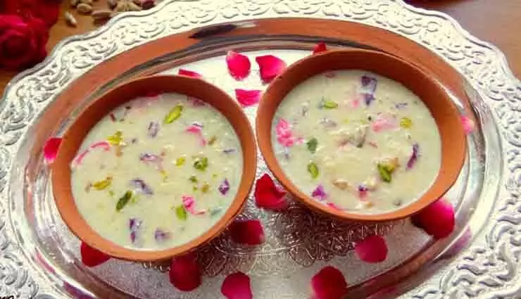 Malai Gulab Kheer: स्वादिष्ट मलाई गुलाब की खीर