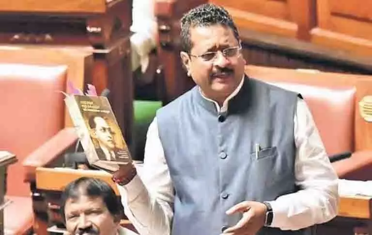 BJP MLA Yatnal : सिद्धारमैया को गिराने की साजिश रच रही कांग्रेस और भाजपा, कथित तौर पर 1,200 करोड़ रुपये रखे गए