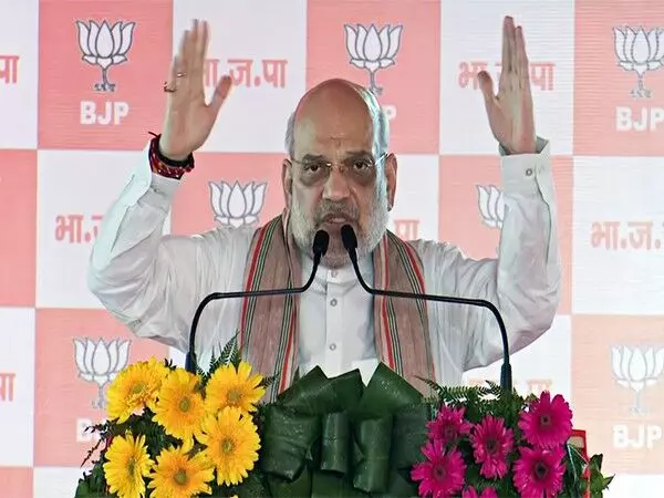 Amit Shah ने पीएम मोदी से अपने स्वास्थ्य को जोड़ने के लिए खड़गे की आलोचना की