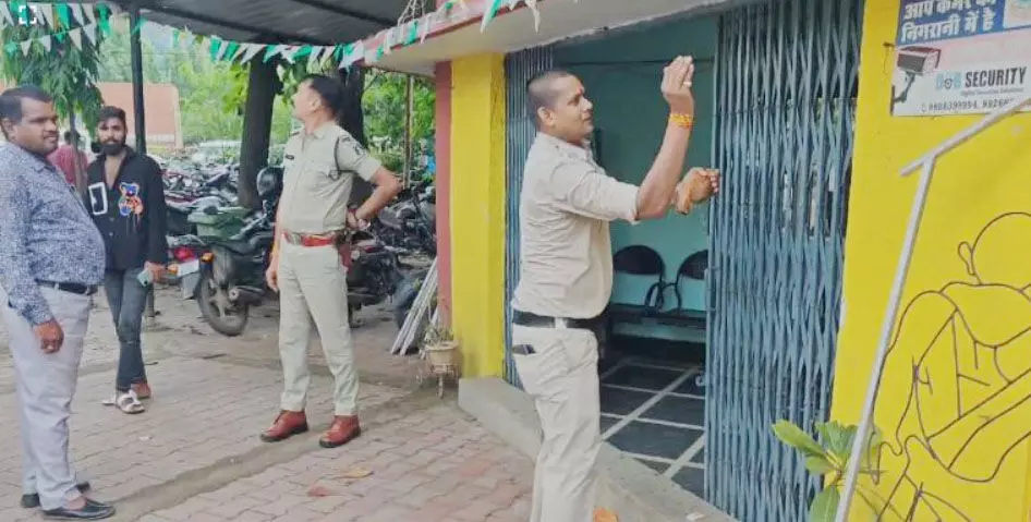 अपराध के चलते किरकिरी, शुद्धिकरण के लिए तेलीबांधा थाने में पूजा-पाठ