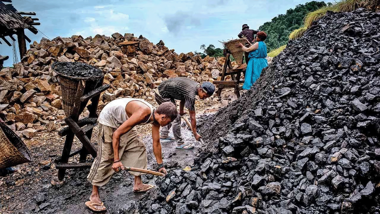 Coal India के शेयर में -0.88% की गिरावट